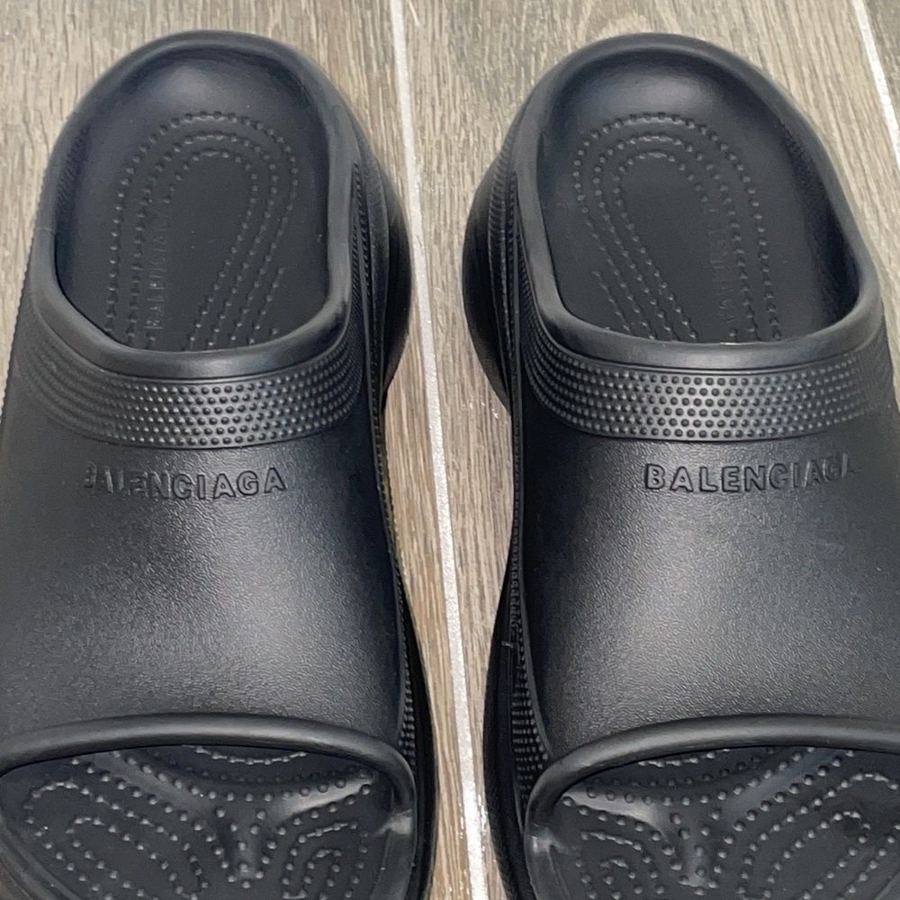 ❗️NEW🖤BALENCIAGA+CROCS🖤Platform Slides. Designed in Collaboration with CROCS - Picture 3 of 11